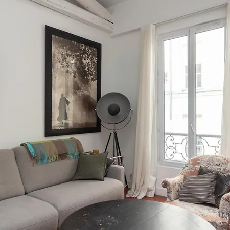 Charming Duplex Near Rue Saint-maur * 파리
