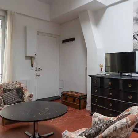 Charming Duplex Near Rue Saint-maur 아파트 *