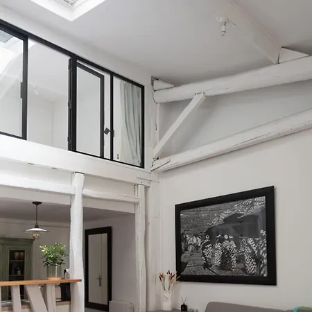Charming Duplex Near Rue Saint-maur 아파트